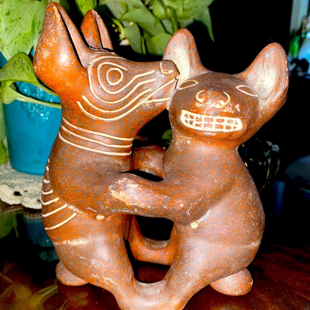 Vintage Mexico Red Clay “Ancient Dancing Colima Dogs” - Picture 3 of 11